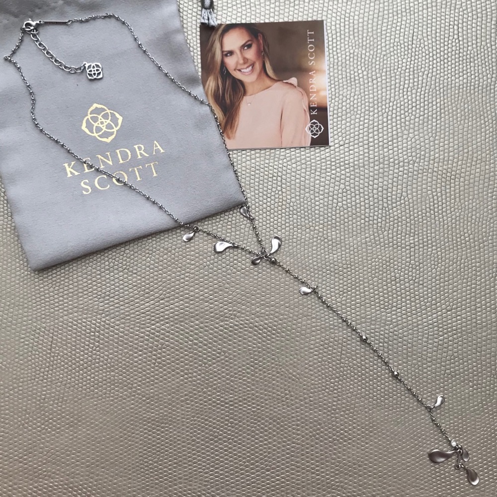 Kendra Scott Quincy necklace in rhodium